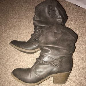 cute heeled boot size 6.5